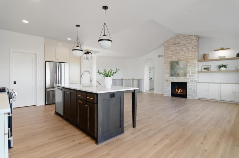 1609 Torchwood Trail, De Pere, WI photo 5